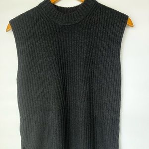 NWT Vince Sweater Size Medium
